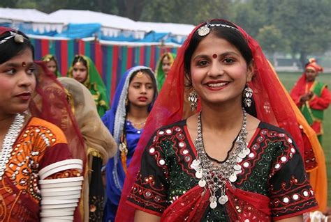 mujeres hindues|La Mujer Hindú y Su Rol Social